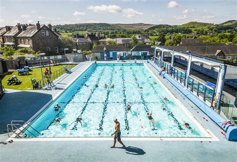 The Perfect Day Out During the Summer Holidays - Hathersage Swimming Pool