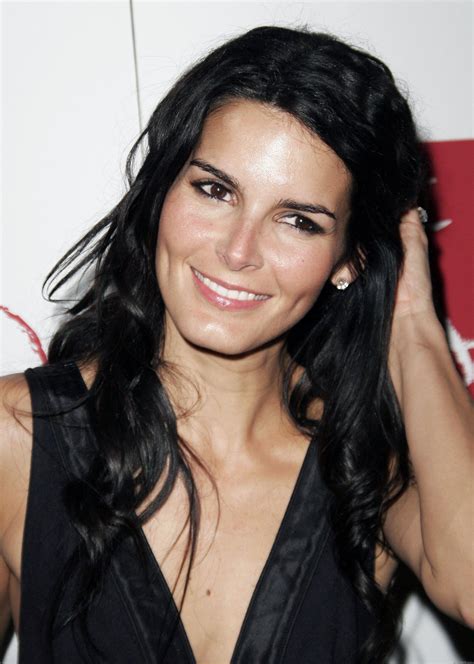 Angie Harmon Iphone Sexy Wallpapers