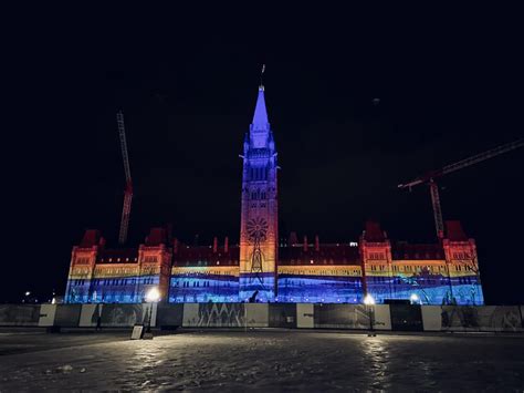 Ottawa's Parliament Hill Has A New Dazzling Holiday Show & Here's A ...