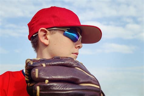 5 Best Baseball Sunglasses for Youth and Adults in 2021 - Dugout Debate