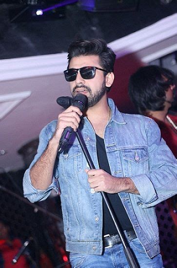 Farhan Saeed Height, Age, Girlfriend, Wife, Family, Biography & More » StarsUnfolded