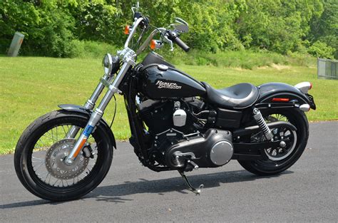 Buy 2012 HARLEY DAVIDSON BLACK DYNA STREET BOB STREETBOB on 2040-motos