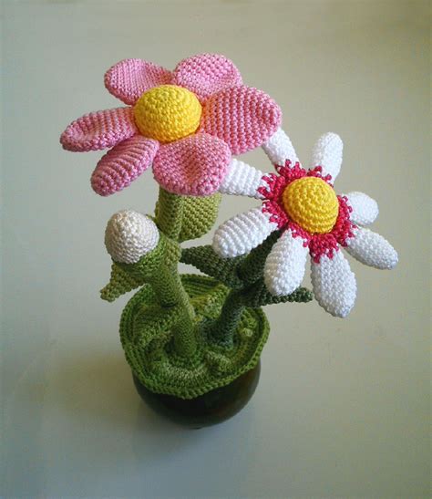 12 Amazing Free Crochet 3D Flower Patterns to Love and Make