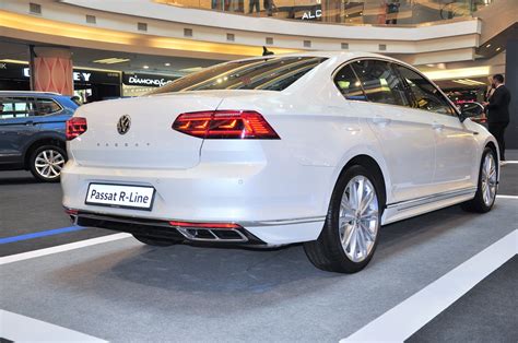 Volkswagen Passat R-Line Launched In Malaysia; With Complimentary HELIX ...