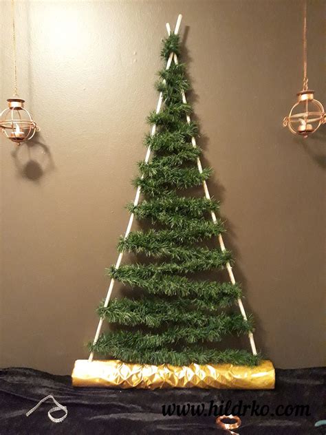 EASY DIY, Mini Flat Christmas Tree | Flat christmas tree, Easy ...