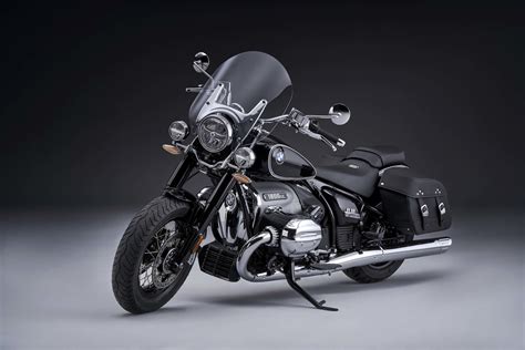 BMW R18 Classic Debuts with Subtle Differences - Asphalt & Rubber