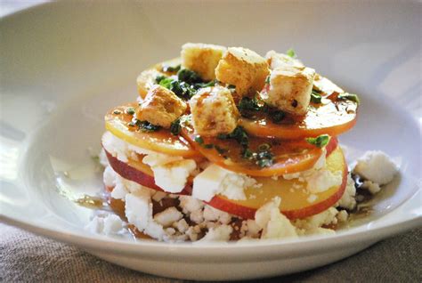 Ensalada de tomate Raff, manzana y queso blanco de cabra a la vinagreta ...