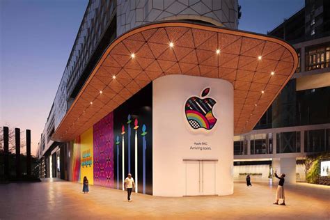 Apple BKC Jio World Drive | Mumbai | mallsmarket.com