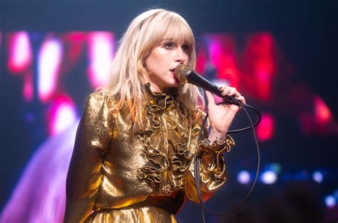 Paramore pospone concierto en San Francisco 'debido a enfermedad' - Billboard