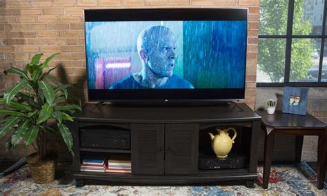 TCL 6 Series 65-inch Roku TV (65R617) - Full Review and Benchmarks ...