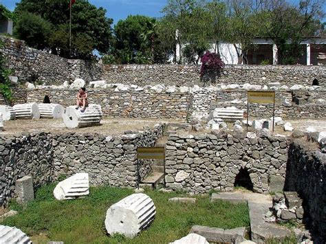 mausoleum of halicarnassus | Mausoleum at halicarnassus, Wonders of the ...