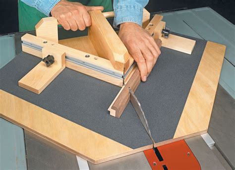 Table Saw Miter Sled | Woodworking Project | Woodsmith Plans