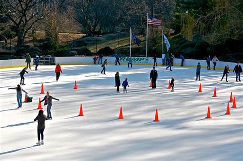 Top 60 Central Park Ice Skating Stock Photos, Pictures, and Images - iStock