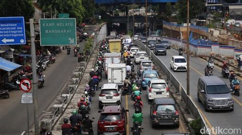 Jakarta Macet Lagi, Panjangnya Minta Ampun