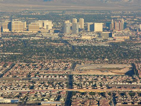 Officials: Nevada's total population nears 3 million