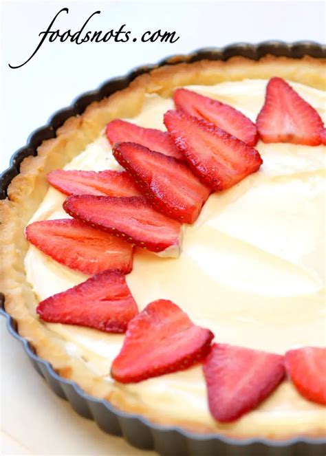 Strawberry Cream Cheese Tart - Recipe Snobs