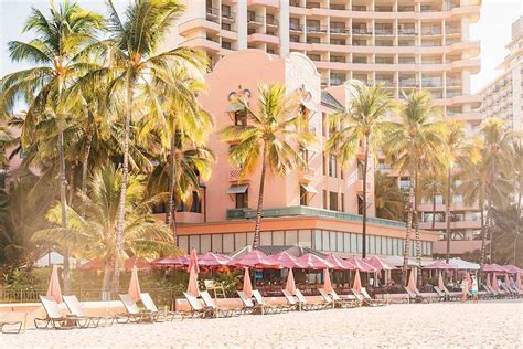 The 7 Best Hotels in Oahu Right On Waikiki Beach!