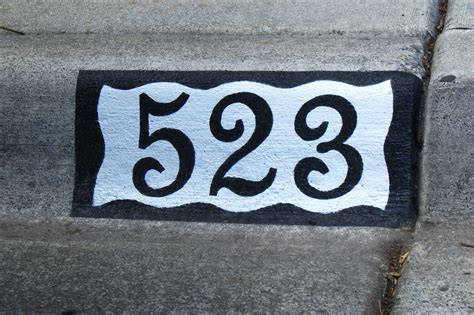 Curb House Number - love this! so much better than the ordinary stencil ...