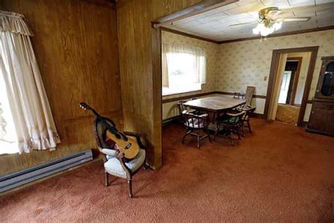 Kurt Cobain's childhood home for sale - in pictures | Kurt cobain, Nirvana, Case