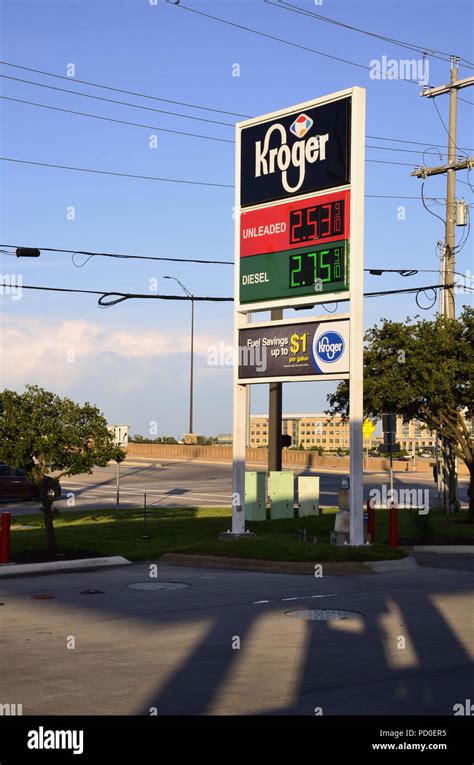 Kroger gas station hi-res stock photography and images - Alamy