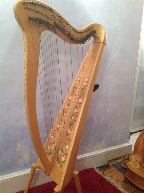 Clarsach by Pilgrim Harps | Harp Wiki | FANDOM powered by Wikia