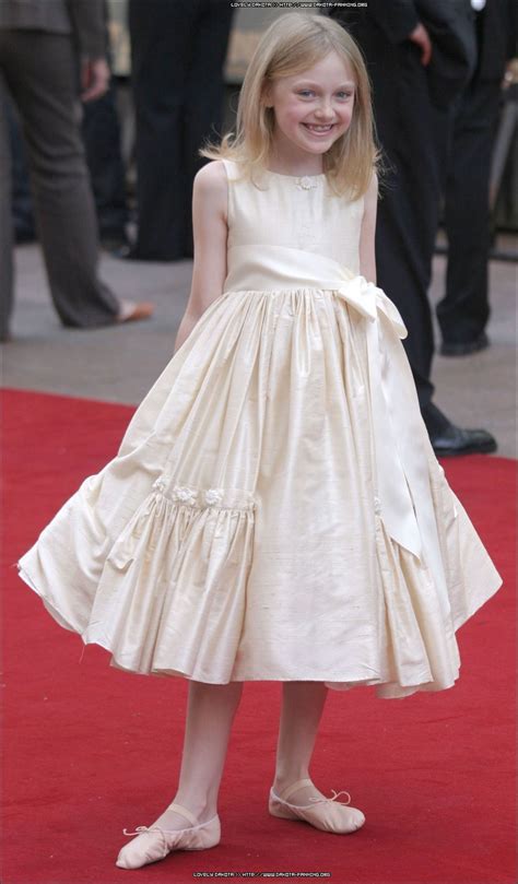 War of the Worlds Premiere 2005 - Dakota Fanning Photo (3182177) - Fanpop