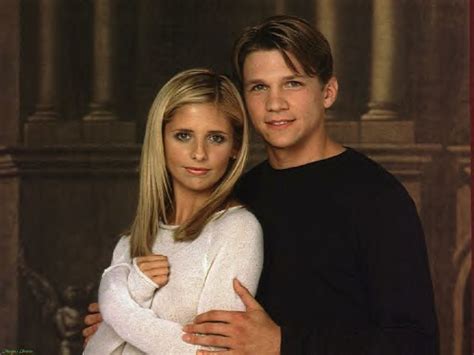 Sorry not sorry, I like Riley. They only made him awful to leave Buffy ...