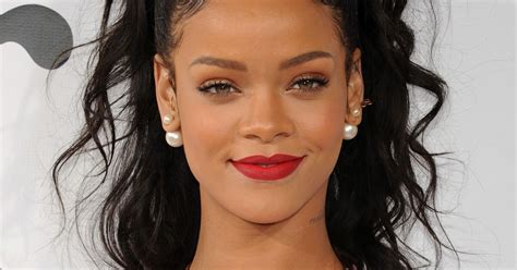 Rihanna Posts No Makeup Selfies and Looks Flawless, Plus Other Celebs ...