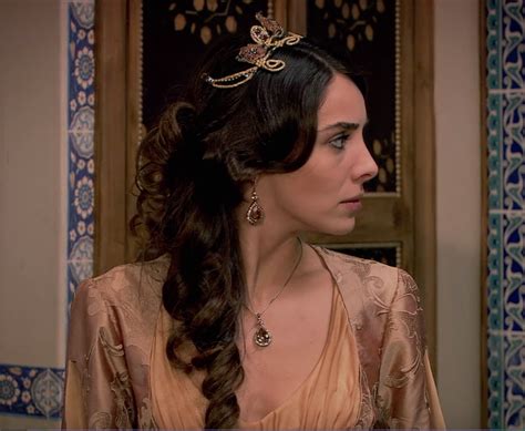 Mahidevran Sultan - “The Concubine Hurrem” Season 1, Episode 2 | Актрисы, Милые рисунки