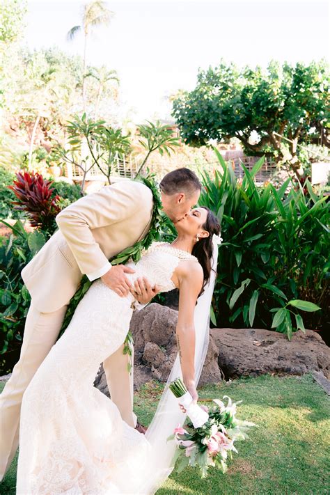 Romantic Hawaii Destination Wedding at Hyatt Regency Maui | Maui, HI