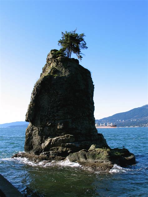 File:Siwash Rock Vancouver.jpg - Wikimedia Commons
