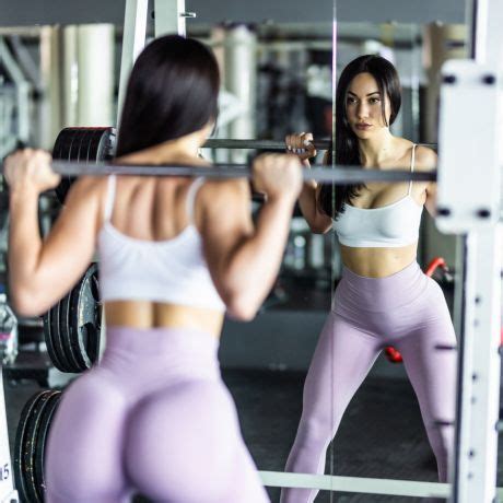 The 8 Best Exercises to Build a Heart-Shaped Butt - SET FOR SET