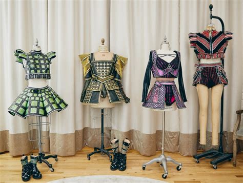 “Six” Designer Gabriella Slade Breaks Down The Costumes [PHOTOS] – WWD Broadway Costumes ...