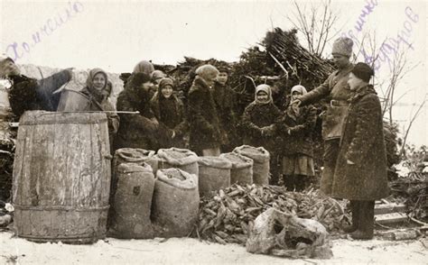 26 Horrifying Photos Of Holodomor, The Ukrainian Famine That Killed ...