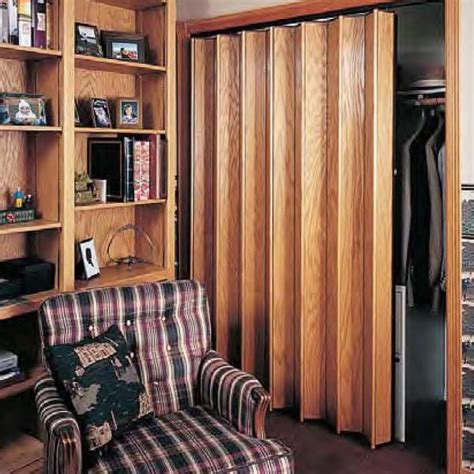Woodfold Series 220H: Hardwood Finish | Accordion doors, Room divider doors, Folding doors