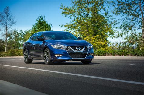 2016 Nissan Maxima Revealed in New York, Prices Start at $32,410 MSRP - autoevolution