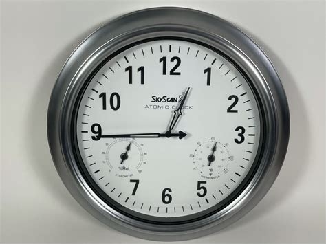 SkyScan Atomic Clock 18R Model 88100 With Hygrometer & Thermometer