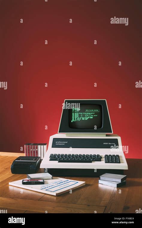 Computer 1970s hi-res stock photography and images - Alamy