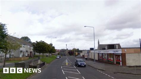 Boy injured after being attacked by gang in Fauldhouse - BBC News