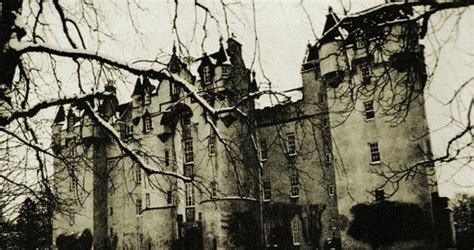 Curse Of The Scottish Fyvie Castle That Survived Generations - MessageToEagle.com