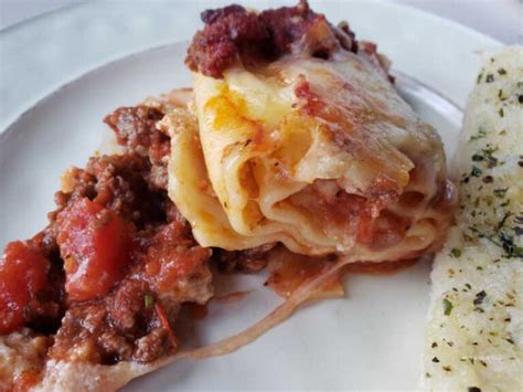 easy Homemade Lasagna Rolls recipe - Eat Travel Life