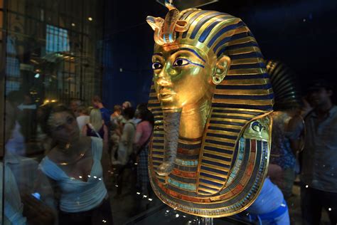 Museum Officials Accused of Mishandling King Tut’s Mask