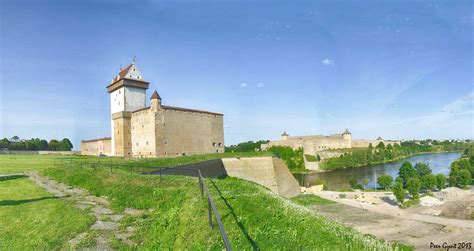 Two Castles. Две Крепости. | Narva and Ivangorod castles - u… | Flickr