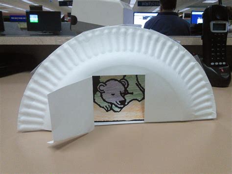 hibernating bear cave craft, but it needs more colors! | Educação, Inverno, Animais