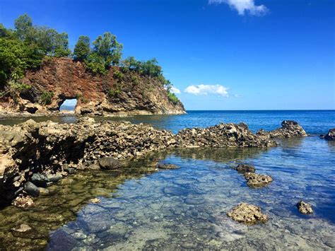 Pantai Pintu Kota Pesona Wisata Pantai Tebing yang Indah - Maluku