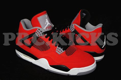 Air Jordan Retro 4 - Fire Red/White-Black | Sole Collector