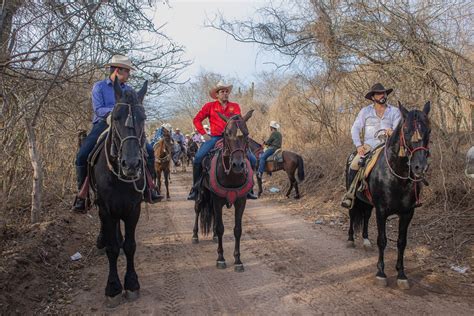 ¡Aparece Panter Bélico en cabalgata por el sur de Sinaloa! - Los Noticieristas