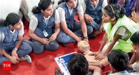 Cpr: Heart journey that pumps hope: Hyderabad doctors train people on life-saving CPR ...