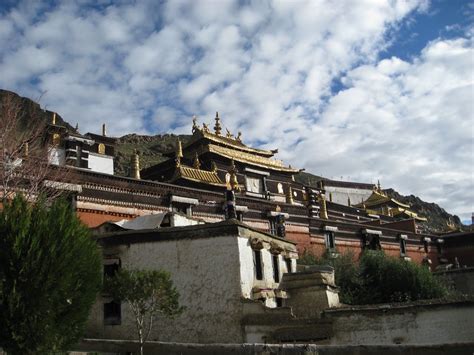 Shigatse Tours & Custom Tibet Tours | Enchanting Travels