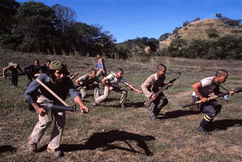 El Salvador Morazan - Susan Meiselas